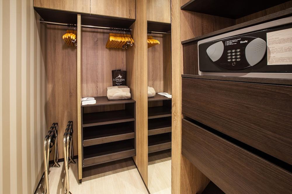 מלונראס Lopesan Villa Del Conde Resort & Thalasso מראה חיצוני תמונה A walk-in closet