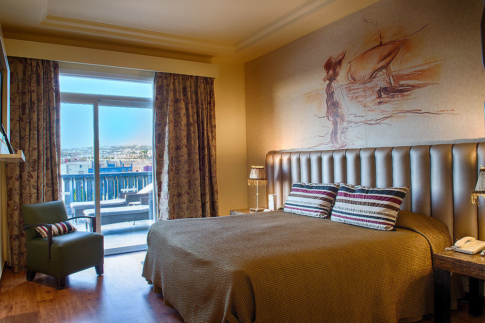 מלונראס Lopesan Villa Del Conde Resort & Thalasso מראה חיצוני תמונה A room at the hotel