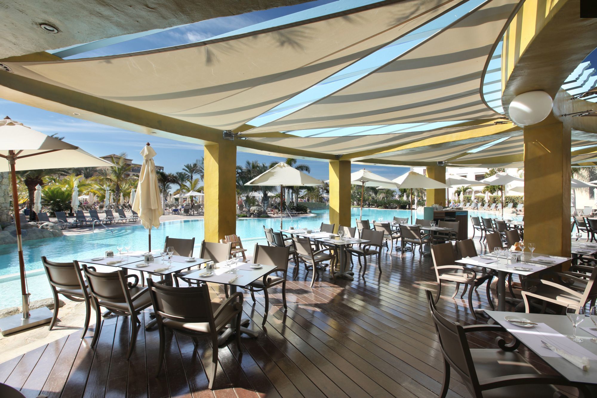 מלונראס Lopesan Villa Del Conde Resort & Thalasso מראה חיצוני תמונה The restaurant at the pool